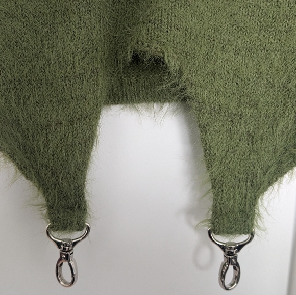 Fuzzy Green Cropped Sweater - Picture 3 of 8